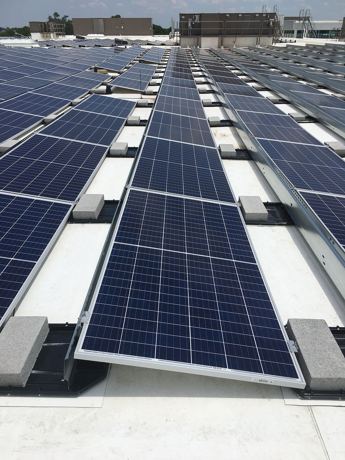 Kentucky ballast mount rooftop solar array